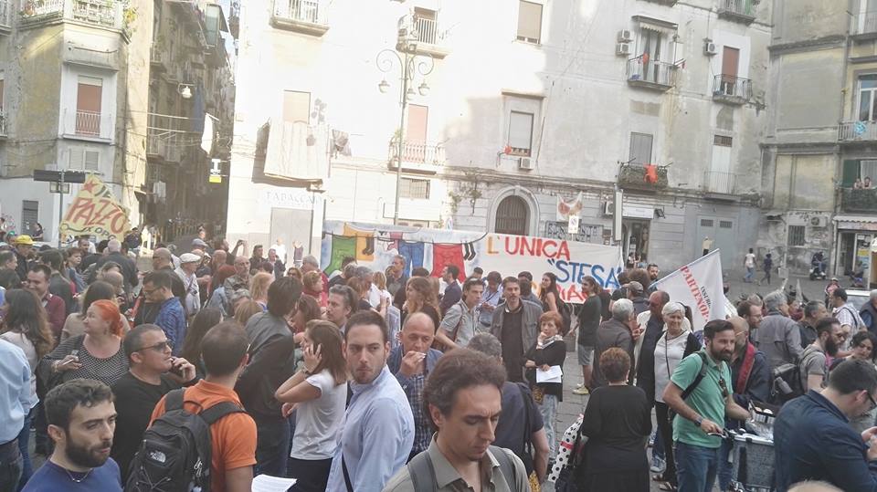 Napoli, in centinaia sfilano al rione Sanità contro la camorra