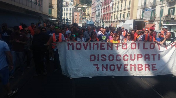 Napoli, disoccupati chiedono risposte a Comune e Regione: “Fondi Ue e reddito minimo”