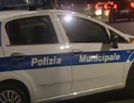Napoli, agenti polizia municipale salvano anziana e 2 bimbi da incendio