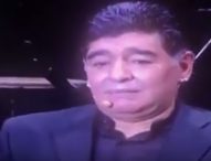 Maradona napoletano, festa per 10.000 in piazza Plebiscito: “Nessuno mi ha voluto bene quanto voi”