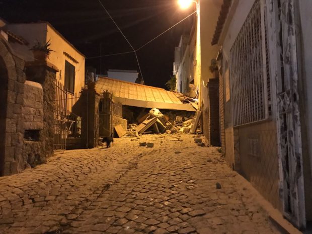 Terremoto, Comune di Napoli invia tecnici a Casamicciola per verifica agibilità edifici