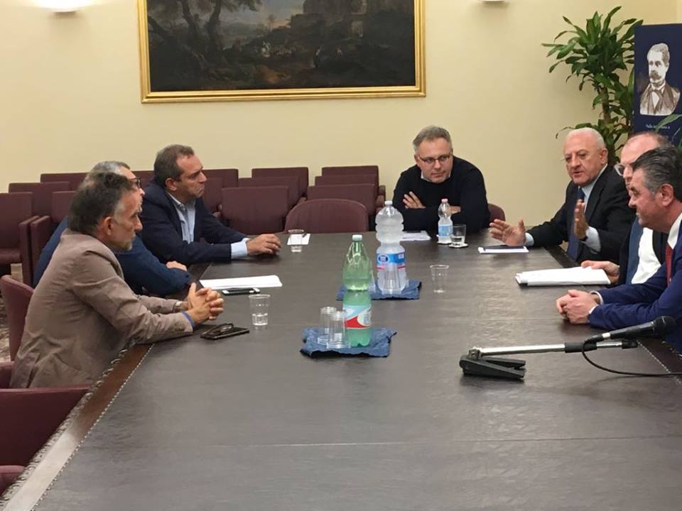 Vertenza Anm, De Luca e de Magistris finalmente collaborano