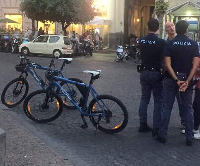 Vomero Napoli, poliziotti in bicicletta