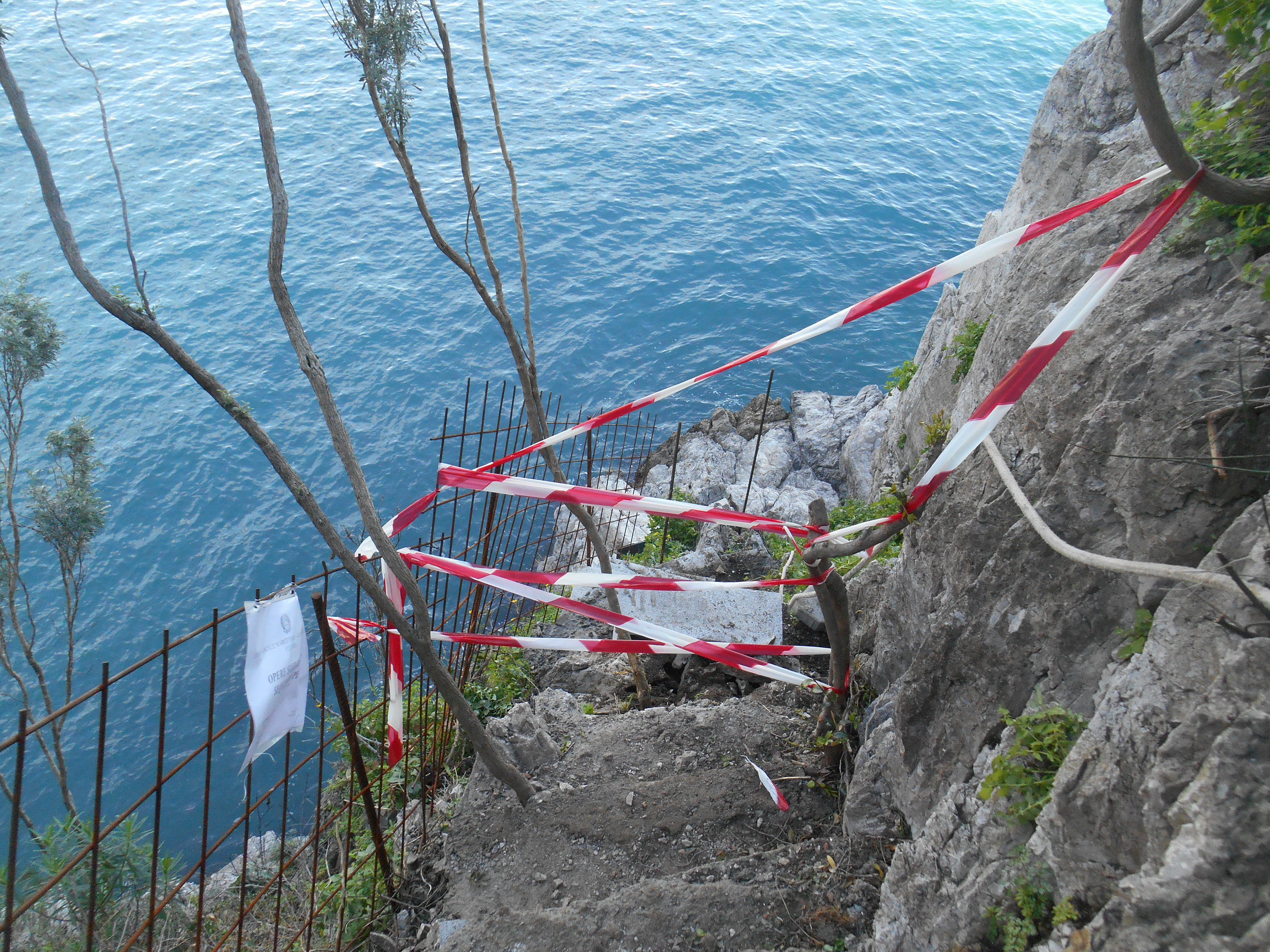 Maiori, sequestrata discesa a mare abusiva