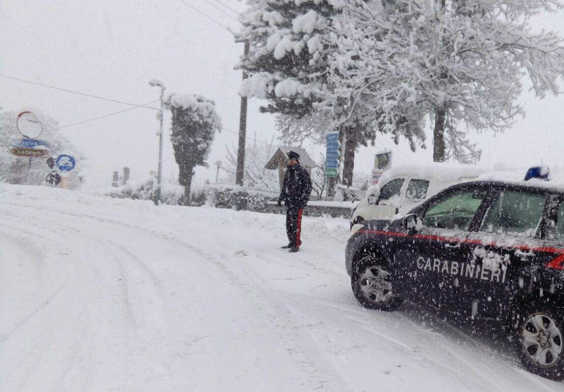 Avellino: 68 stazioni dei carabinieri  assistono cittadini contro il gelo