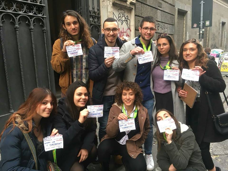 Napoli, clamorosa protesta studentesca contro l’alternanza scuola lavoro