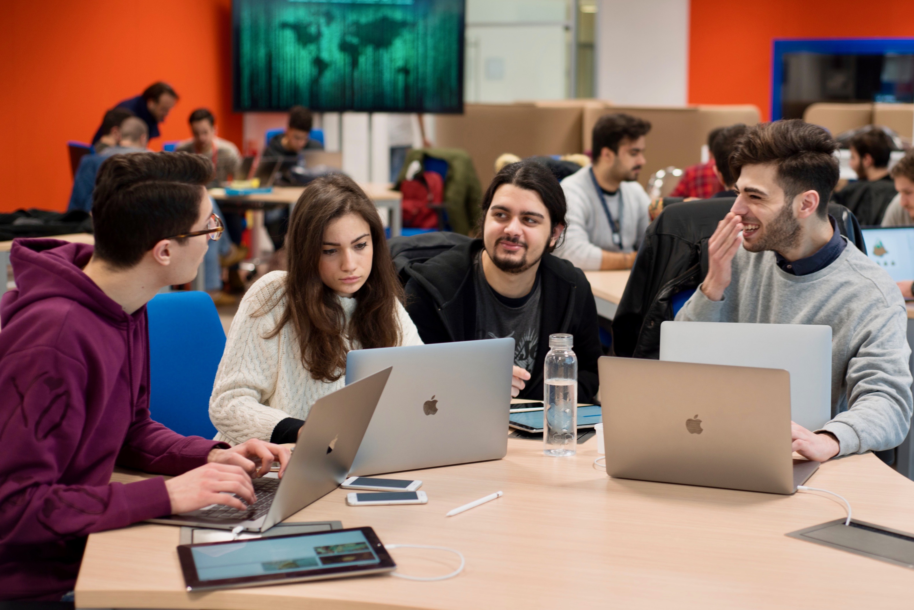 Napoli, nuovo bando apre le selezioni alla Apple Developer Academy di Napoli