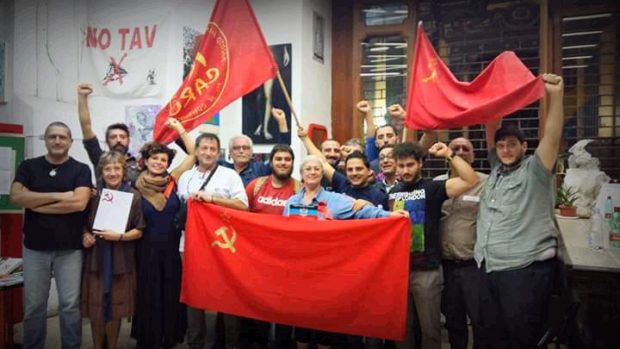 Napoli, i comunisti dei Carc: “Gli spazi occupati non si toccano”