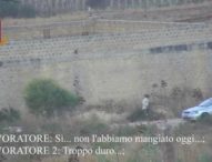 Sicilia, Immigrati sfruttati in campagna “pagati” con pane duro e acqua:due arresti