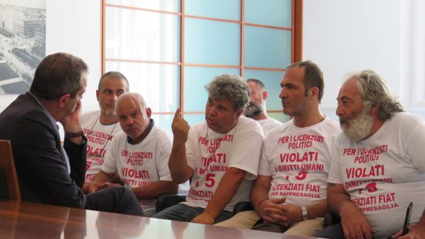 Napoli, de Magistris incontra i cinque operai licenziati dalla Fiat