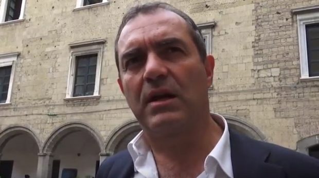Napoli, de Magistris:”doppio No a De Luca e al referendum”