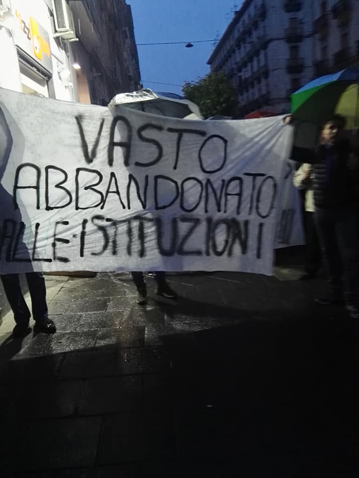 I cittadini del quartiere Vasto scrivono a de Magistris: “Situazione intollerabile, siamo barricati in casa”