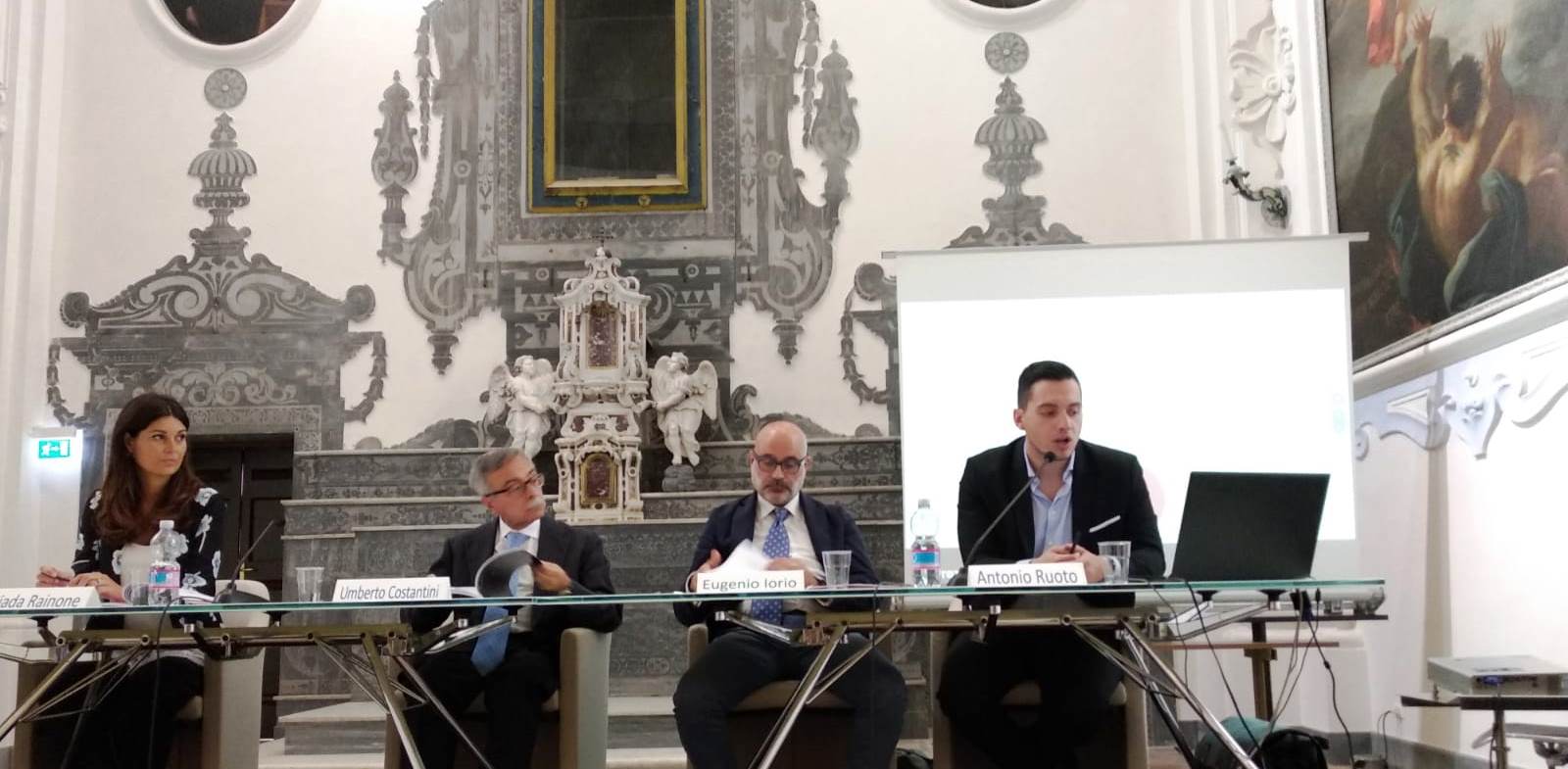 Gli italiani dipendono da internet, vittime delle “notizie-bufale”
