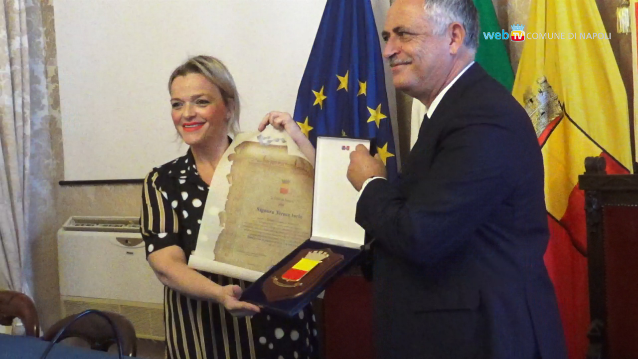 Napoli, premiata la pizzaiola artista
