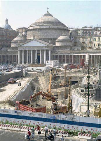 Napoli, cantiere linea 6 a piazza Plebiscito: Il Comune contestato dai cittadini