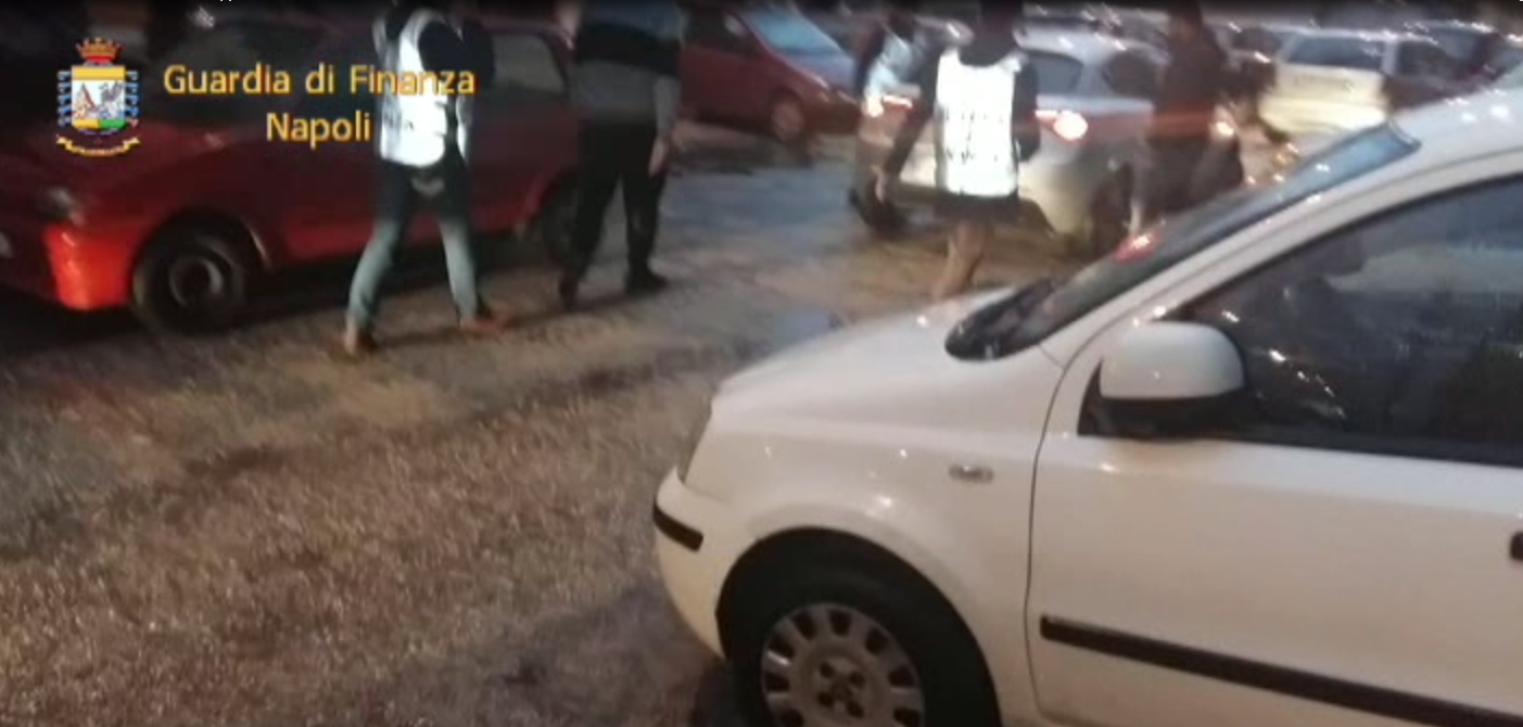 Napoli:  smantellata banda contrabbando sigarette, 10 ordinanze cautelari