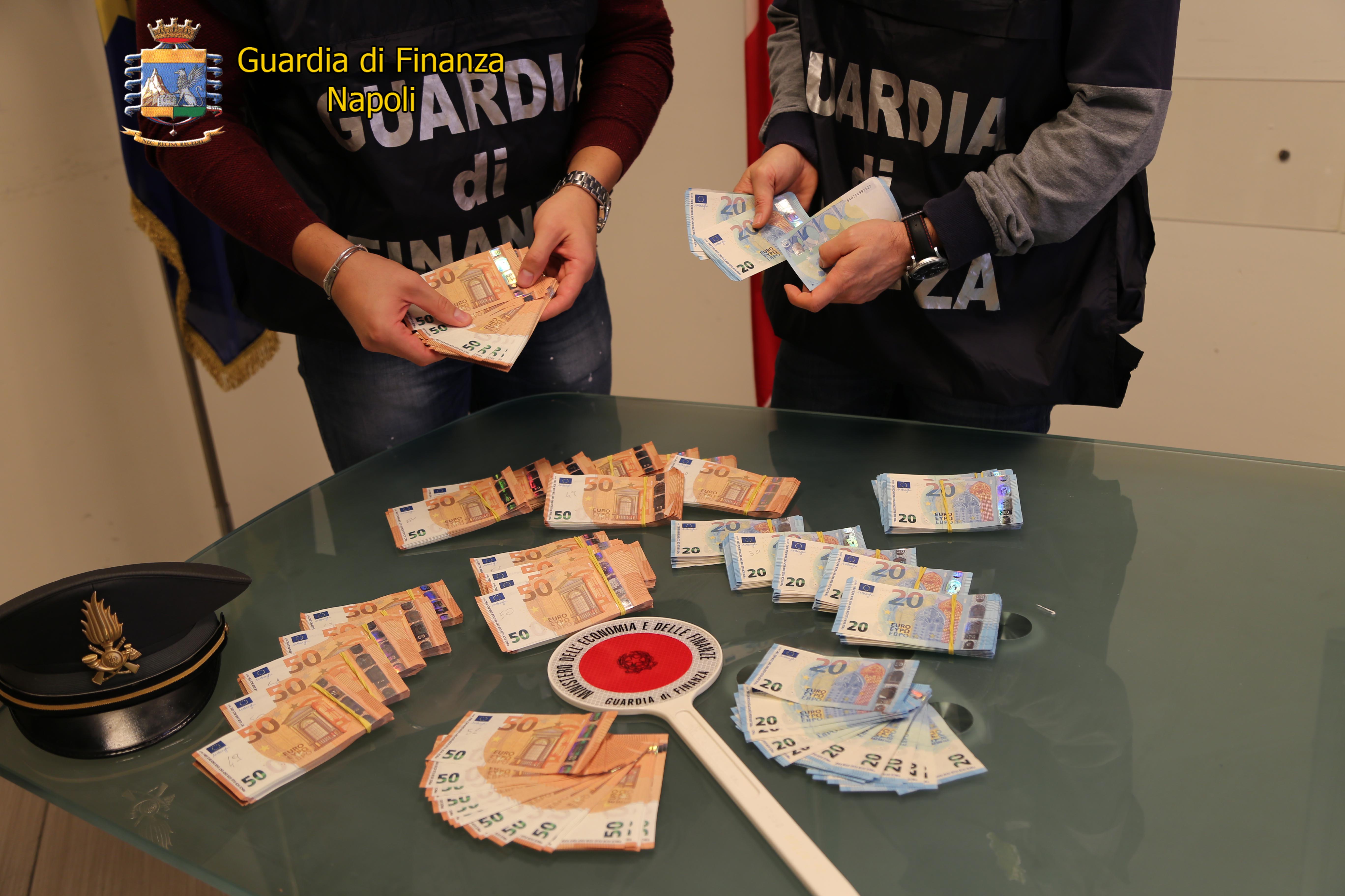 Napoli, scoperte oltre 60 mila euro di banconote false