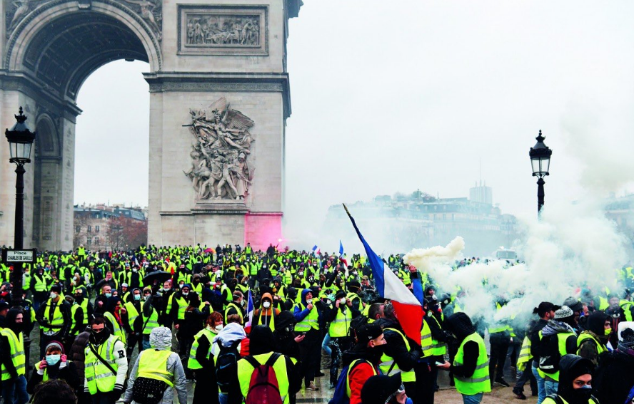 Francia, la lotta paga: il governo riceve il collettivo dei gilet gialli