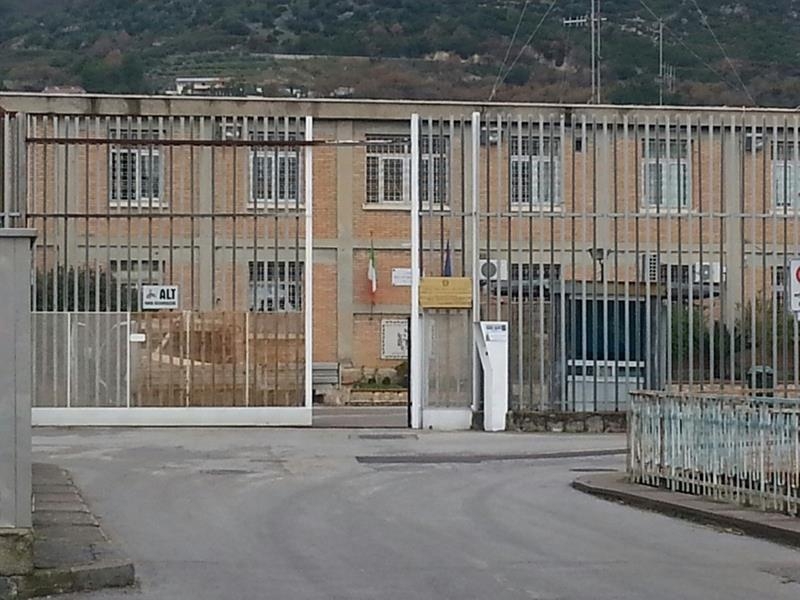 Potere al Popolo: “Le inumane condizioni in cui versano i detenuti del carcere di Salerno”