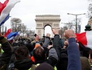 Francia, altro sabato di resistenza: 200 mila in piazza per la giustizia sociale