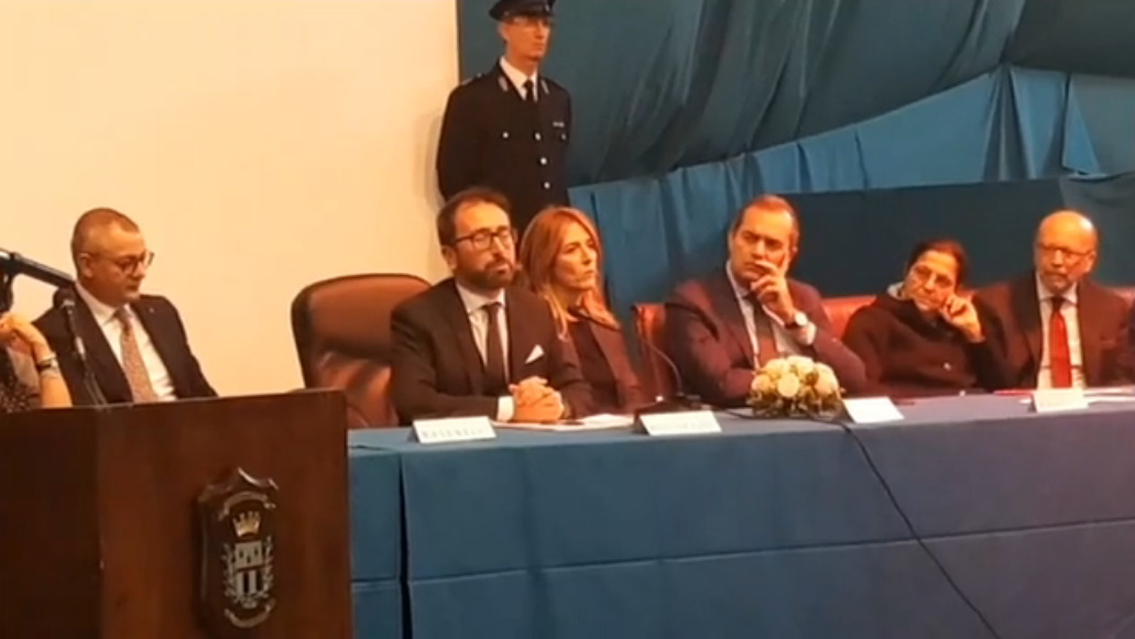 Napoli, il ministro della Giustizia Bonafede: “Con il lavoro si recuperano i detenuti”