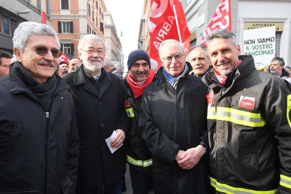 Roma:  sindacati, industriali e Pd uniti in piazza contro reddito di cittadinanza