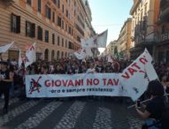 Roma, 150 mila per il clima e contro le opere inutili: “Fuori dal tunnel, lavoro per tutti”