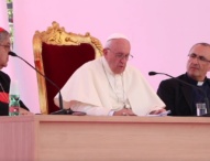 Papa Francesco a Napoli: “Penso alla non violenza come orizzonte e sapere sul mondo”