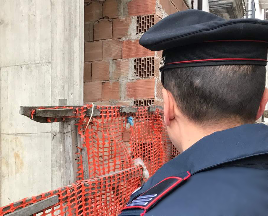 Altavilla Irpina e Montefalcione, blitz dei carabinieri contro il lavoro nero