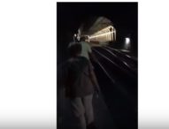 Circumvesuviana, treno guasto da un’ora: passeggeri a piedi in galleria