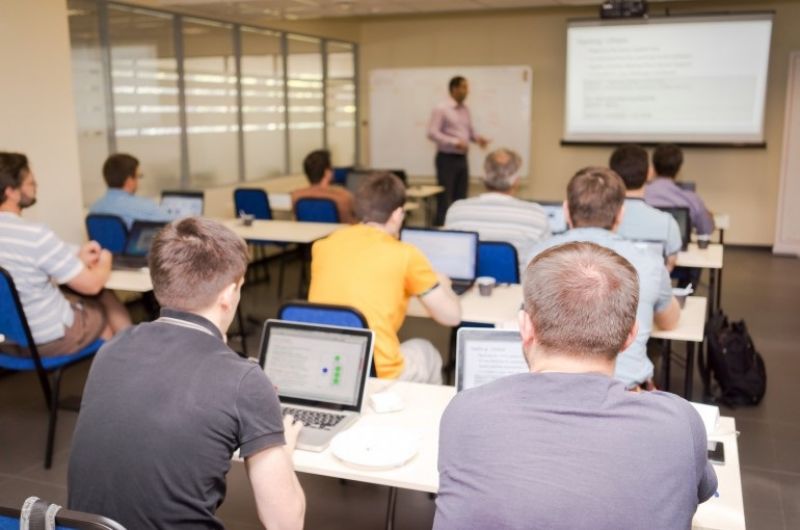 Il business della formazione professionale  sulla pelle dei disoccupati
