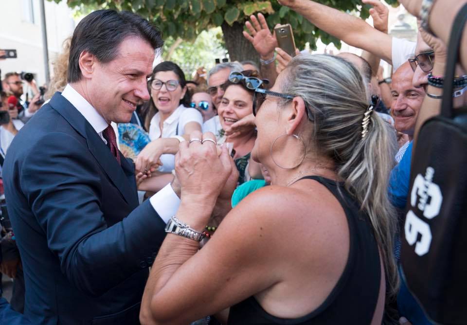 Il Pd propone accordo al  M5S ma non vuole Conte premier: “E’ troppo popolare”