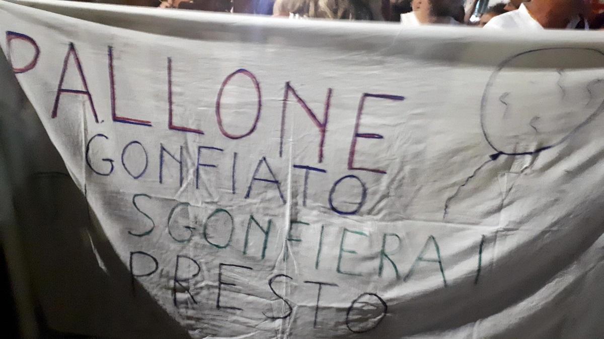 Salvini a ferragosto in provincia di Caserta, accolto con i “gavettoni”