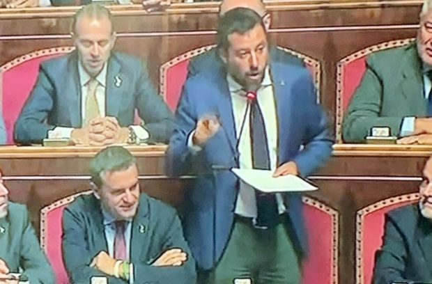 Governo, Salvini ha paura: “Ok al taglio parlamentari, poi elezioni”