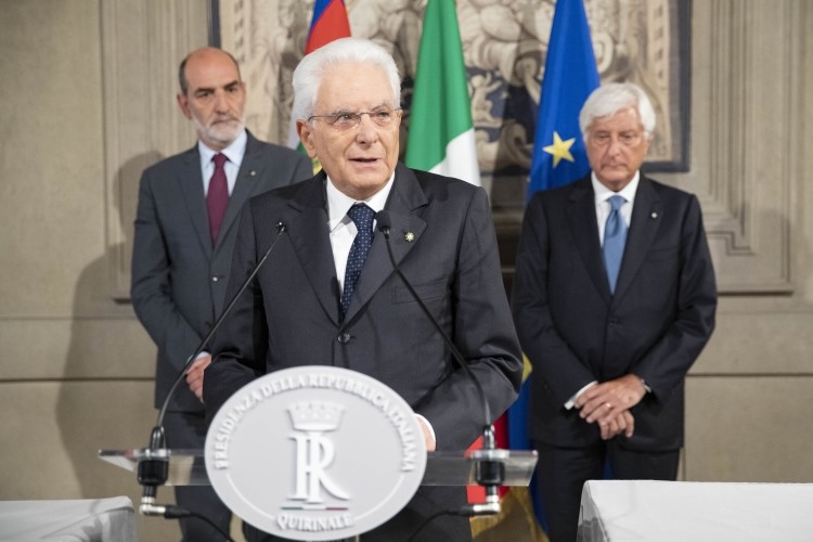 Governo, martedì ripartono le consultazioni: trattativa M5S-Pd, la Lega non è out