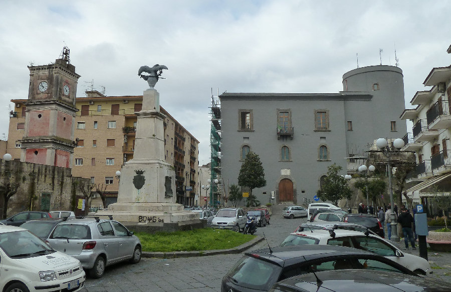 Caivano, l’azienda per la raccolta rifiuti lascia l’appalto: “minacciati, non c’è sicurezza”