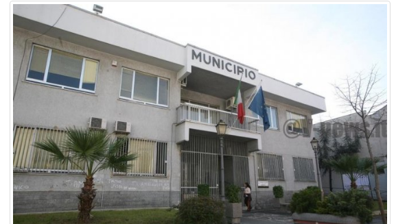 Lusciano, ancora chiusa la scuola media Foscolo: esposto in Procura