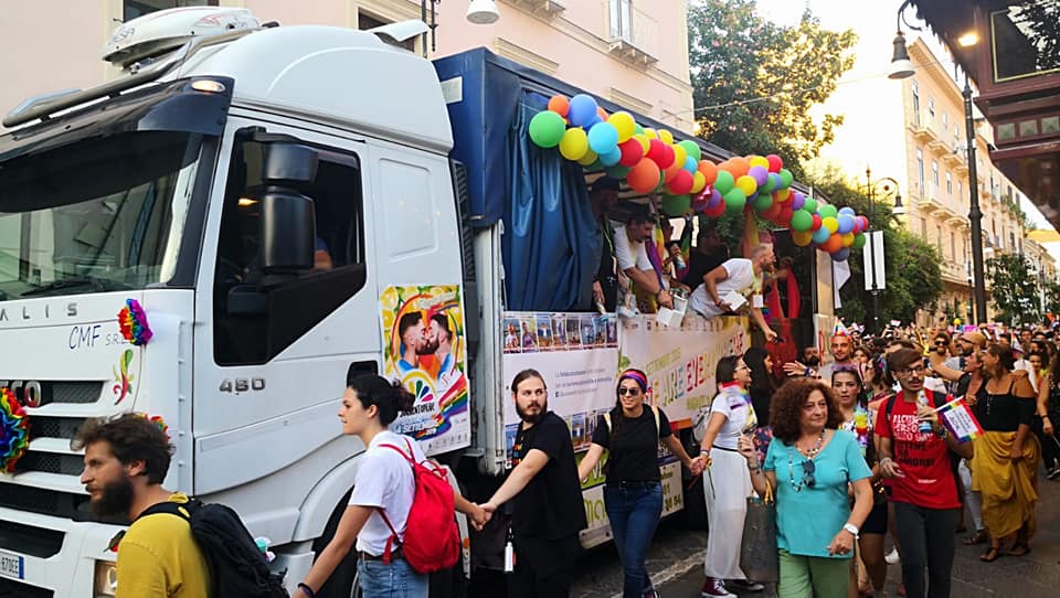 Sorrento, 2 mila al Gay Pride per la difesa dei diritti