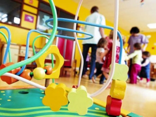 Codacons: “Per una famiglia indigente costa 400 euro al mese mandare figlio all’asilo