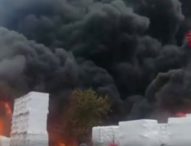 Avellino, Pianodardine: Incendio in fabbrica contenitori di plastica per batterie