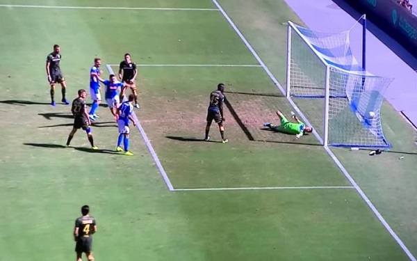 Il Napoli torna a vincere, ma quanto soffre col Brescia