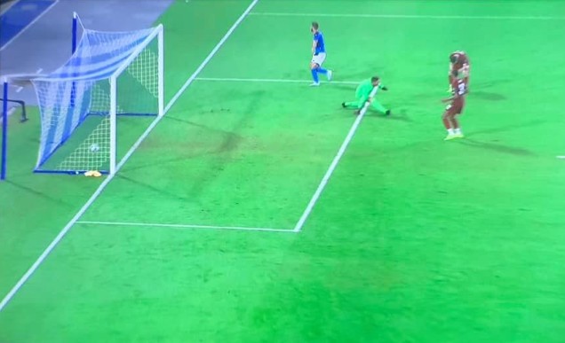 San Paolo stregato per il Liverpool, delirio Napoli con Mertens-Llorente
