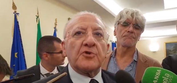 Campania, De Luca al Governo: “Siamo al collasso! Da Roma non arrivano forniture, potremo solo contare i morti”