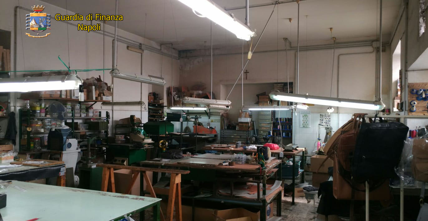 Napoli, sequestrata pelletteria: smaltimento irregolare e lavoratori in nero