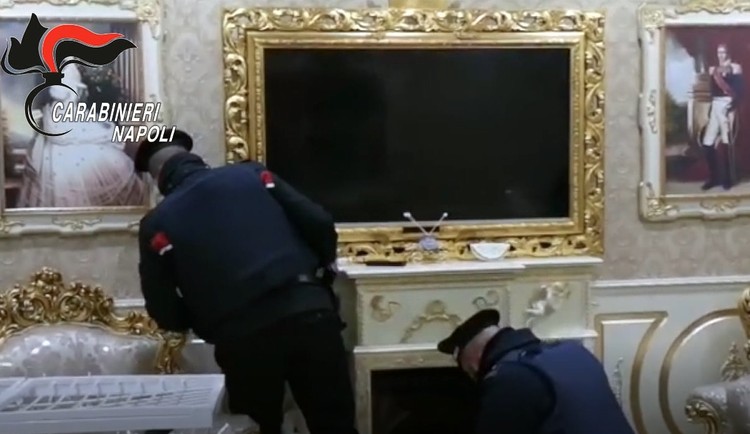 Giro di droga, destinata anche al carcere di Salerno: 36 arresti