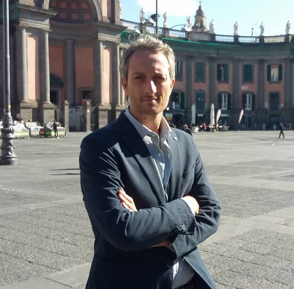 Napoli, il “concerto flop” di Piazza del Gesù subappaltato ad associazioni onlus
