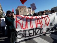 Napoli, tensione e cariche a Bagnoli. I comitati: “No alle speculazioni”(Video)