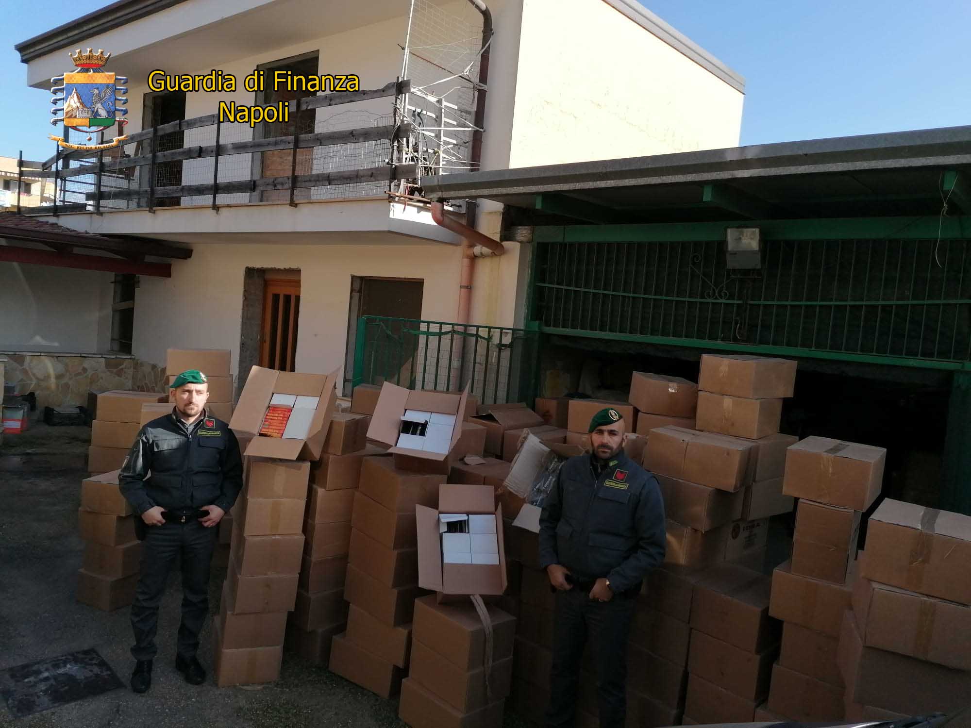 Orta di Atella, Caserta: finanzieri sequestrano 2,5 tonnellate di botti illegali, 2 arresti