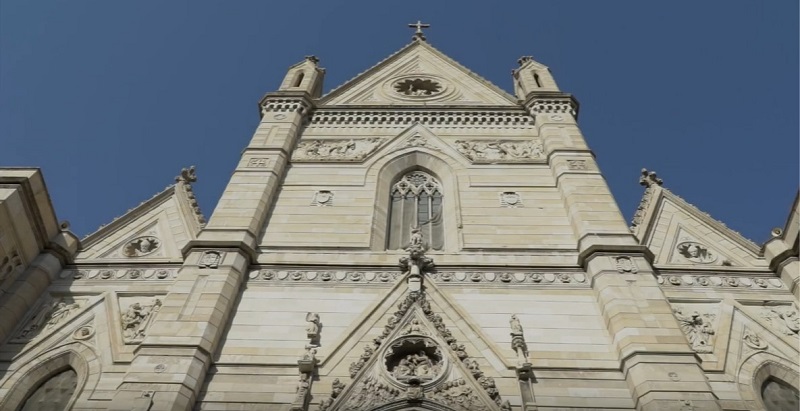 Napoli, al Duomo la Befana per 200 bambini poveri