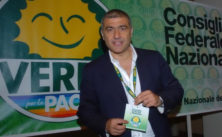 Campania, elezioni regionali: il ‘partito trasversale’ vuole scalzare De Luca